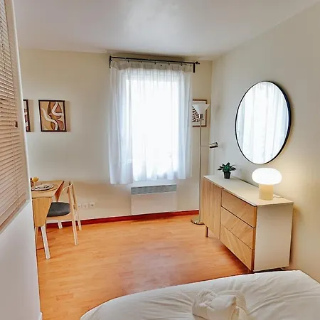 Apartment L'elegant Cocon - Terrasse - Versailles - Paris - Gare Sqy *