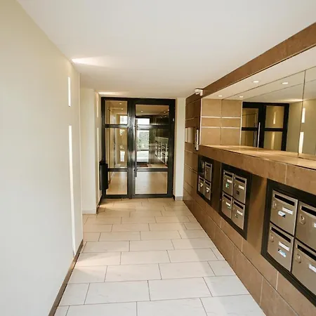 Apartment L'elegant Cocon - Terrasse - Versailles - Paris - Gare Sqy